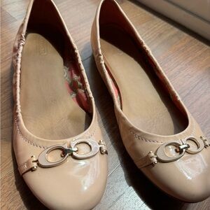 GORGEOUS Coach shoes Carlita Patent 10 M. BLUSH. FLATS.